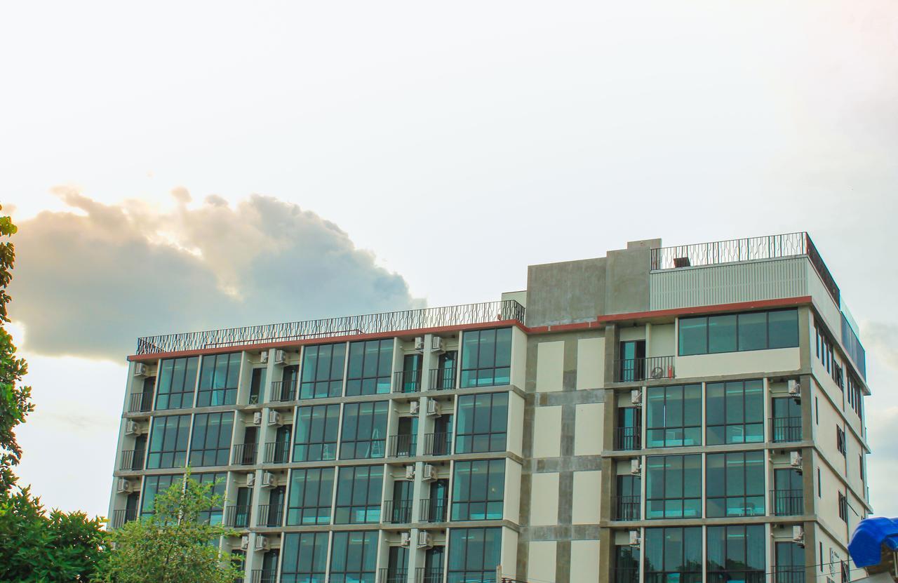 The Sixteenth Naiyang Beach Hotel Sha Plus Nai Yang Exterior foto